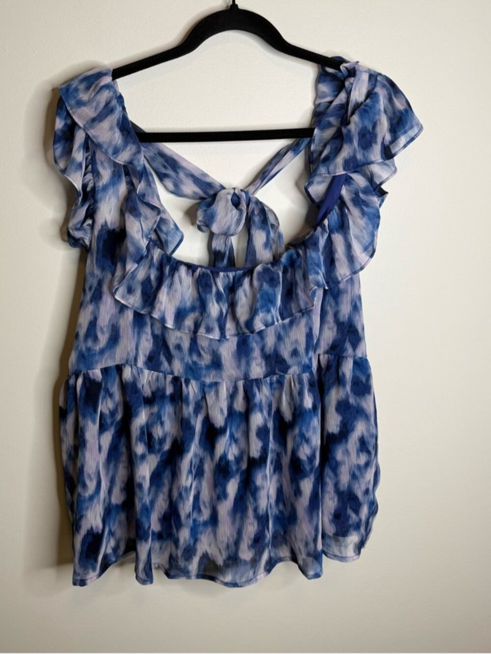 Banana Republic Blue and White Ruffle Tie-Back Blouse size XL